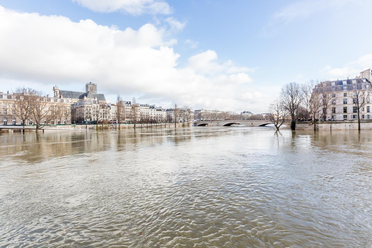 Veeve - Overlooking the Seine on Ile de la Cité París Exterior foto